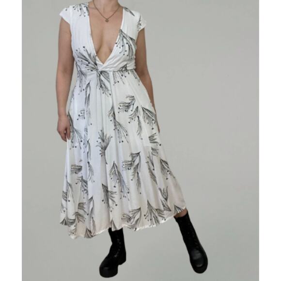 Free People Women's Floral Retro Midi Dress 4 V-Neck Boho with Pockets - Picture 9 of 9